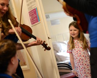 Kids' Classics music programme for children in hospital. Photo credit: Dave Keegan.